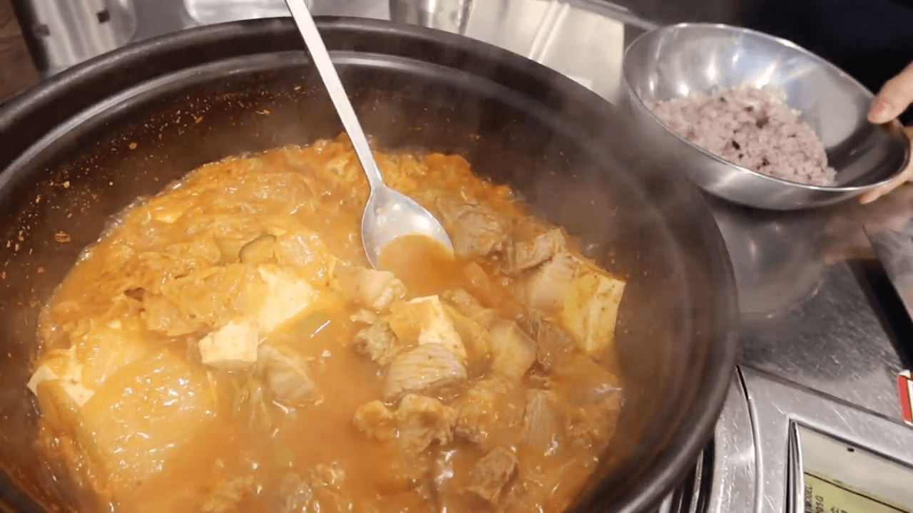 The Best Kimchi Jjigae Restaurant in Seoul Aaron and Claire