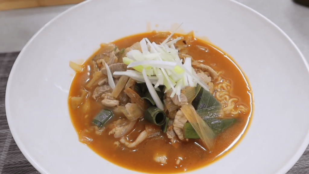 https://aaronandclaire.com/wp-content/uploads/2020/04/9-New-Ways-To-Enjoy-Ramyun.mp4_000629061-1024x576.png