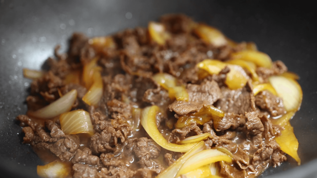 Gyudon (Japanese Beef Rice Bowl)