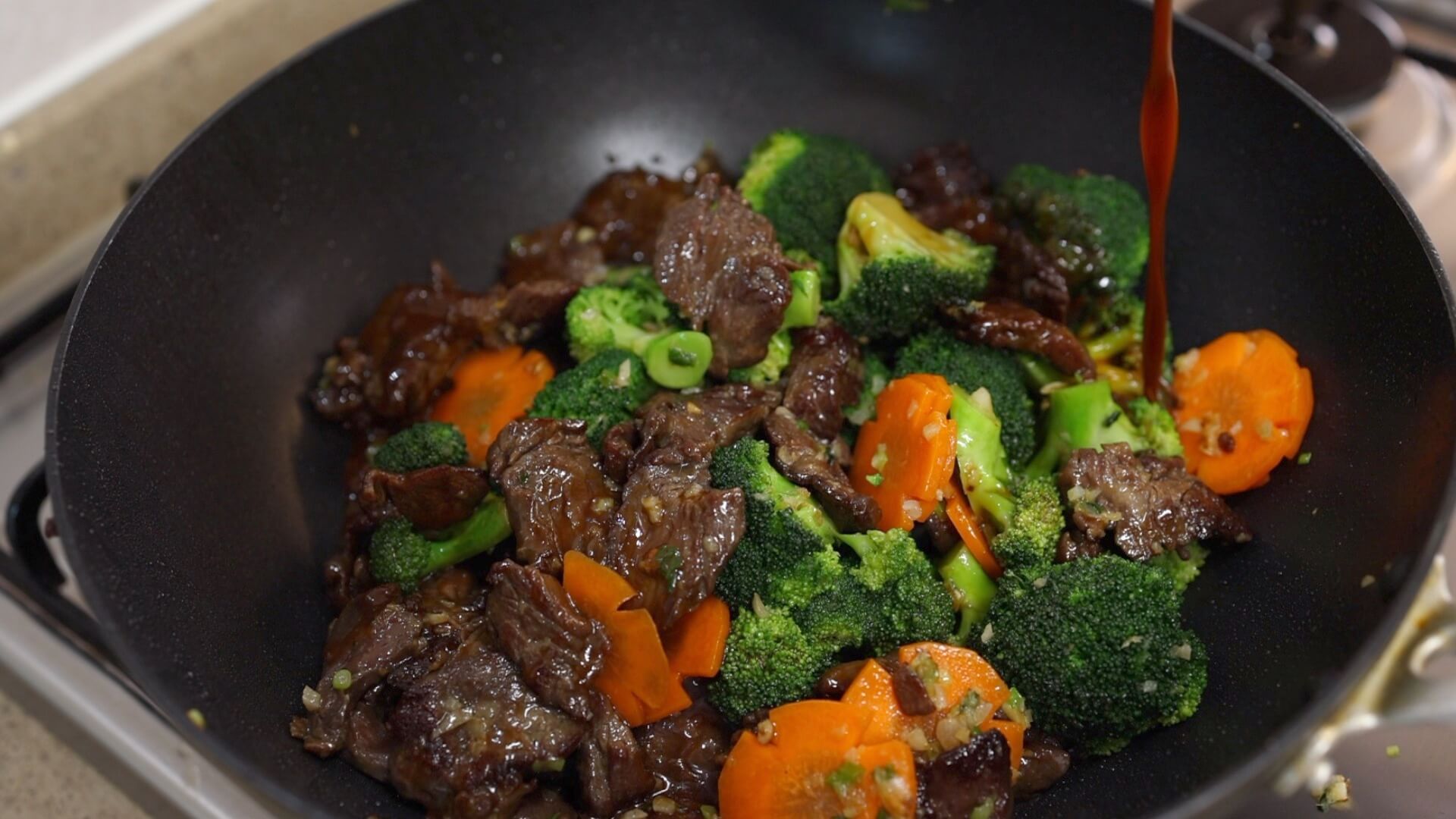 MAKE BEEF AND BROCCOLI 