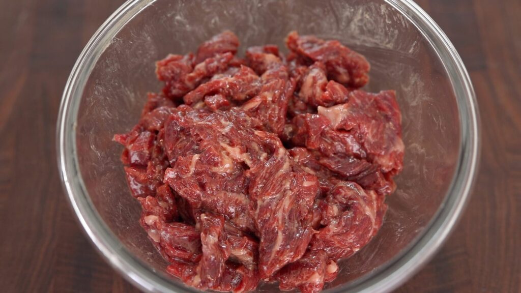 Marinate beef for lo mein