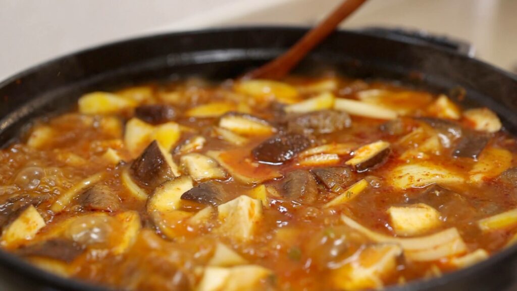 Make Gochujang Jjigae (Korean Gochujang Stew)