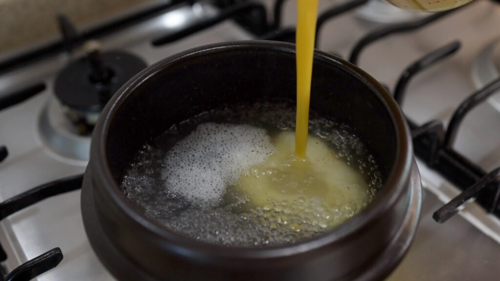 Pour Beaten Eggs