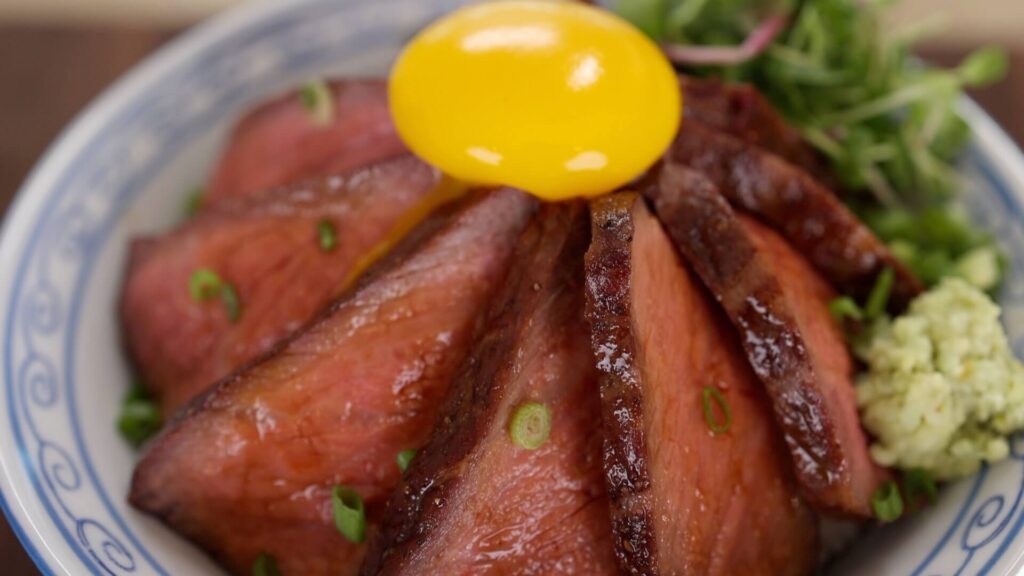 Japanese Steak Rice Bowl (Steak Donburi)