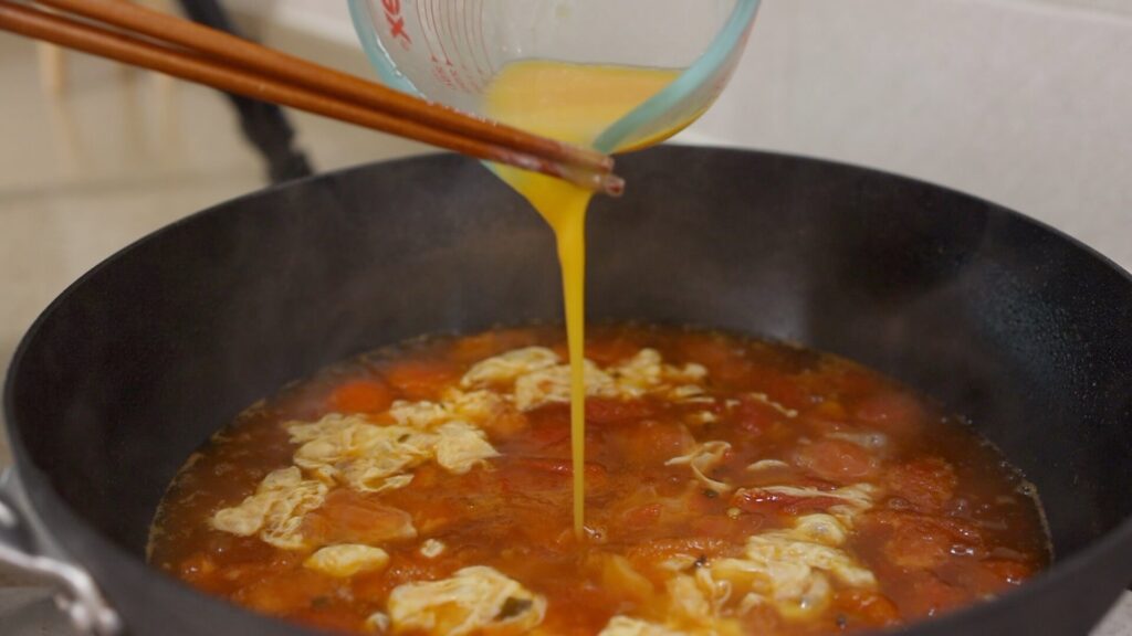 Adding Beaten Eggs to Tomato Egg Drop Soup