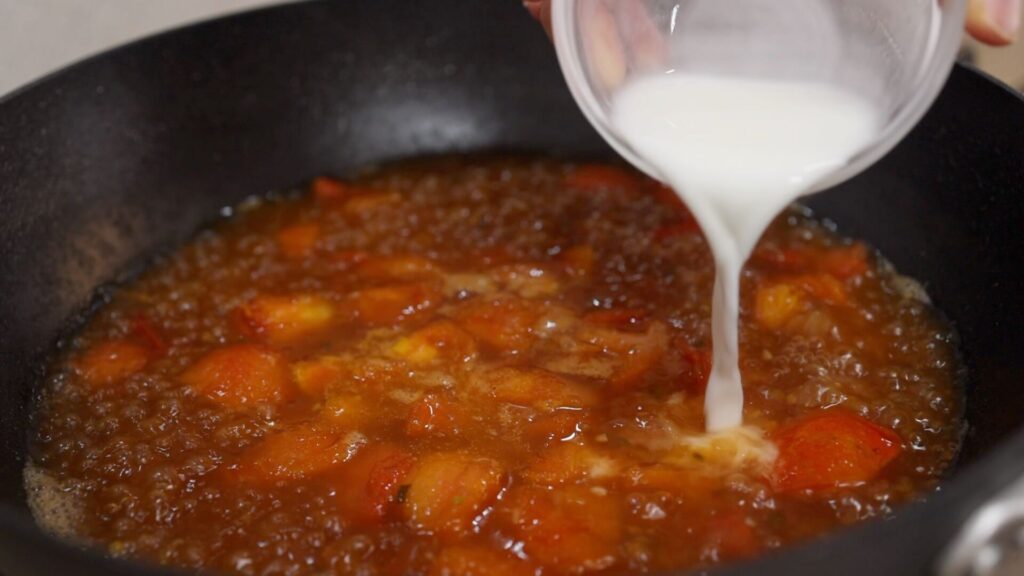 Adding Cornstarch Slurry to Tomato Egg Drop Soup