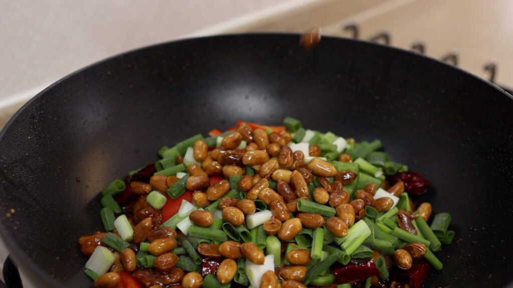 Kung Pao Chicken In a Wok