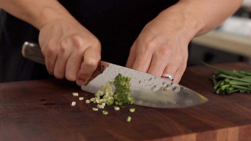 Slicing Green Onions