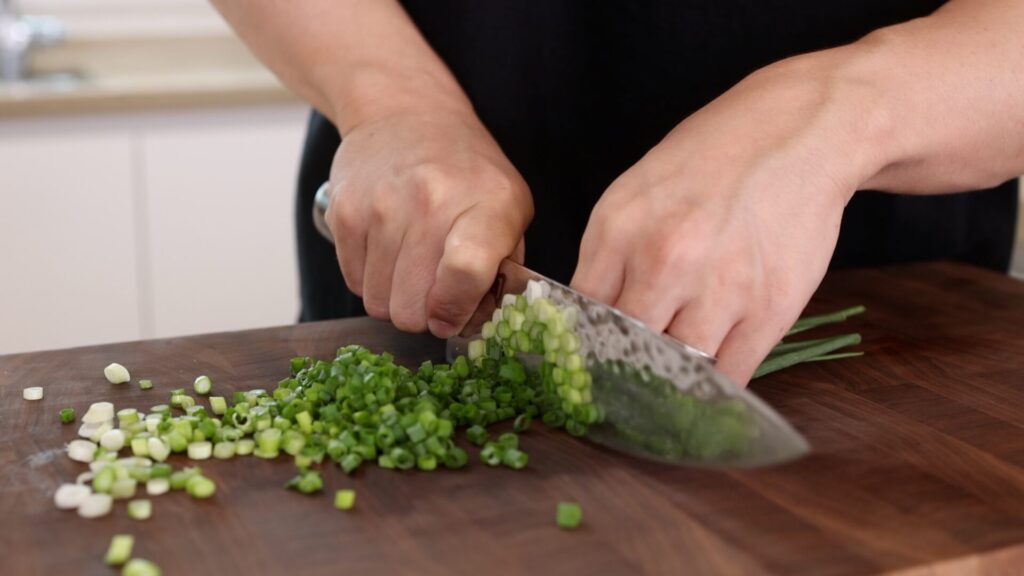 Slicing Green Onions